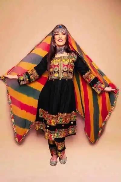 Model Wear Pathani-Shalwar-Kameez